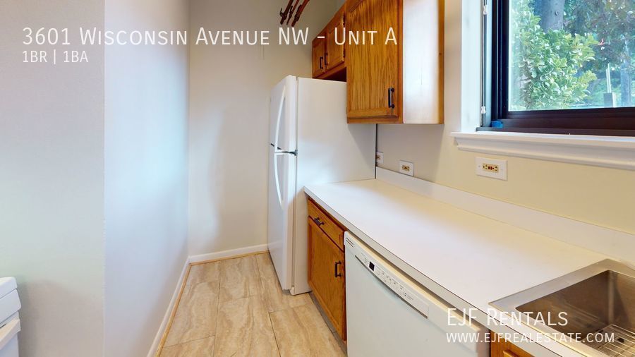 Spacious Cathedral Heights One Bedroom W/Stunning Rooftop Views, All Energy Utilities Included! property image