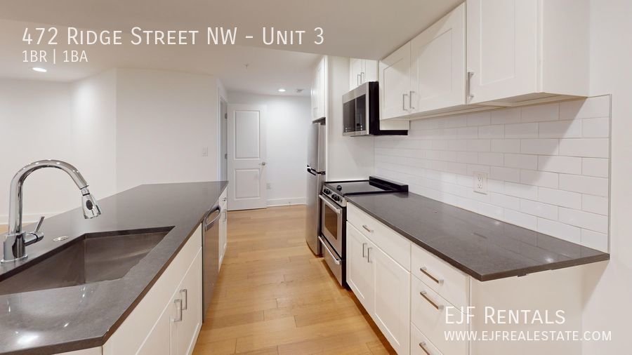 Spacious 800 Square Foot One Bedroom Plus Den W/Modern Updates, Updated Appliances, Washer/Dryer In Unit & More! property image