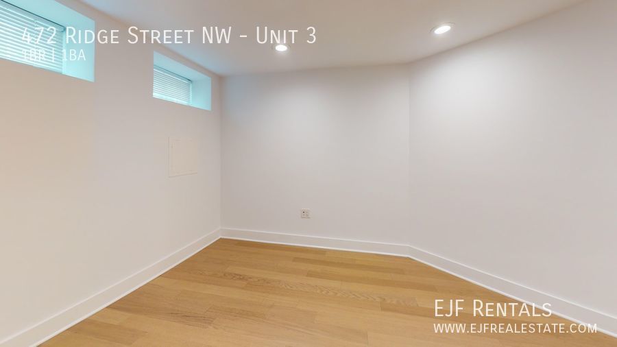 Spacious 800 Square Foot One Bedroom Plus Den W/Modern Updates, Updated Appliances, Washer/Dryer In Unit & More! property image