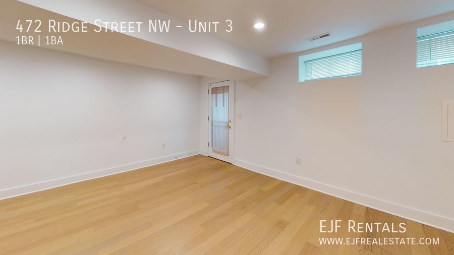 Spacious 800 Square Foot One Bedroom Plus Den W/Modern Updates, Updated Appliances, Washer/Dryer In Unit & More! property image