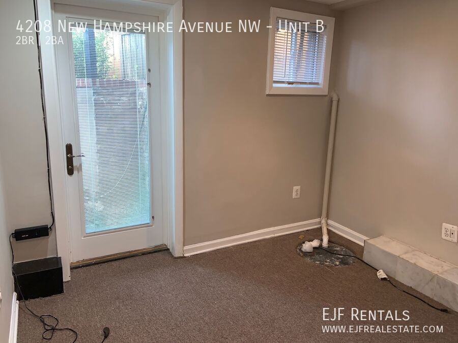 Spacious Two Bedroom Two Bathroom Petworth Apartment! property image