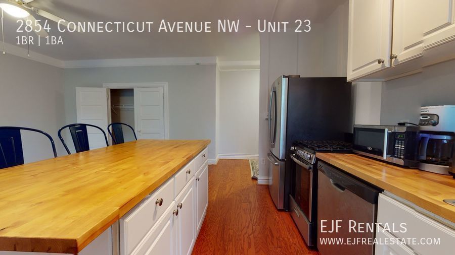 Bright & Sunny Large One Bedroom With Vaulted Ceilings, Modern Updates W/Parking On Connecticut Ave! property image