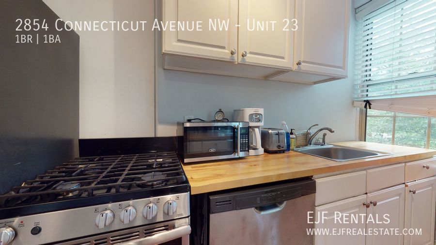 Bright & Sunny Large One Bedroom With Vaulted Ceilings, Modern Updates W/Parking On Connecticut Ave! property image
