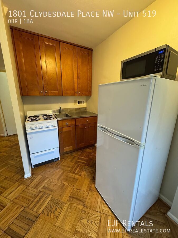 Studio in the Saxony Coop - 24/7 Front Desk & Large Roofdeck with Zoo/Rock Creek Views property image