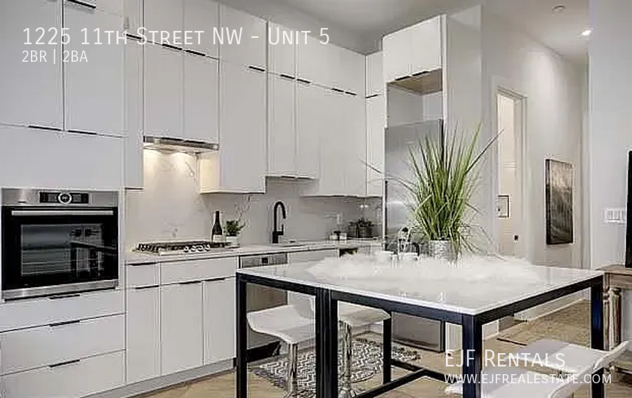 Two Bedroom Fully Updated Unit in Logan Circle- Special Offer to Rent! property image