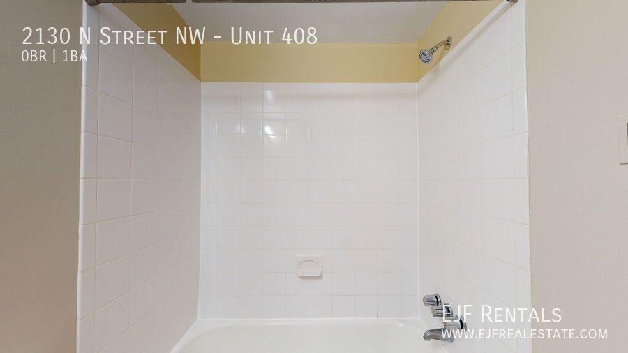 Dupont East Studio Apartment W/Private Roof Deck, Built-In Shelving, & More! property image