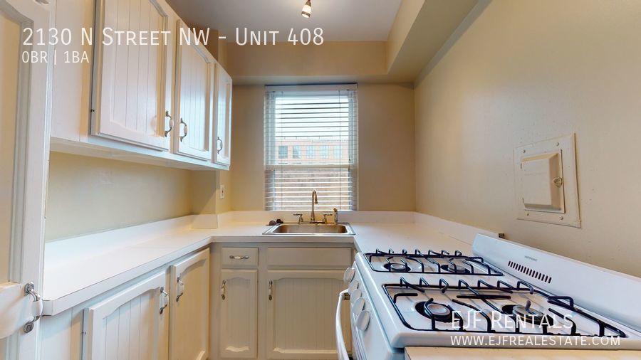 Dupont East Studio Apartment W/Private Roof Deck, Built-In Shelving, & More! property image