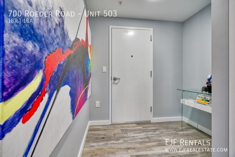 Sleek and Modern One Bedroom Condo for Rent-Panoramic Views, Natural Light, Updated Appliances & More! property image