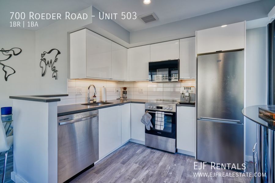 Sleek and Modern One Bedroom Condo for Rent-Panoramic Views, Natural Light, Updated Appliances & More! property image