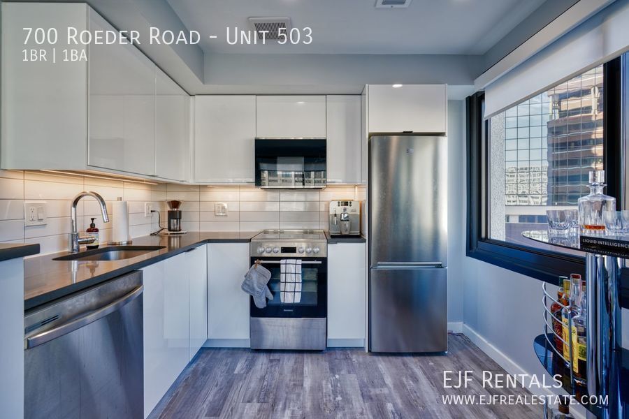 Sleek and Modern One Bedroom Condo for Rent-Panoramic Views, Natural Light, Updated Appliances & More! property image