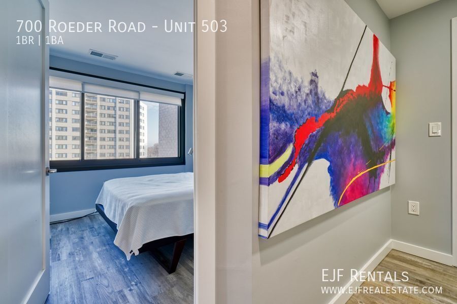 Sleek and Modern One Bedroom Condo for Rent-Panoramic Views, Natural Light, Updated Appliances & More! property image