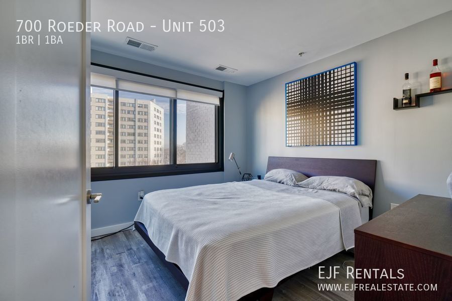 Sleek and Modern One Bedroom Condo for Rent-Panoramic Views, Natural Light, Updated Appliances & More! property image