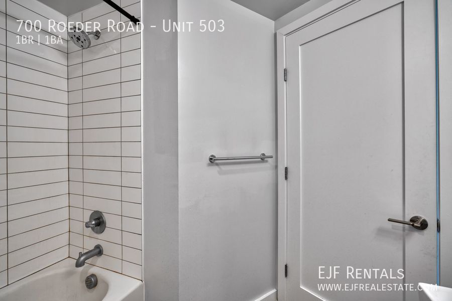 Sleek and Modern One Bedroom Condo for Rent-Panoramic Views, Natural Light, Updated Appliances & More! property image