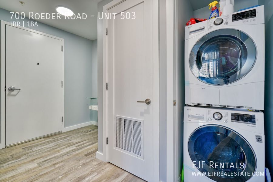 Sleek and Modern One Bedroom Condo for Rent-Panoramic Views, Natural Light, Updated Appliances & More! property image