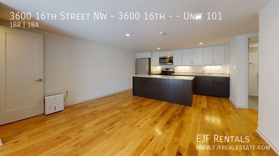 Sleek and Updated One Bedroom/One Bathroom in Mount Pleasant W/Stacked Washer/Dryer, Stainless Steel Appliances, & More! property image