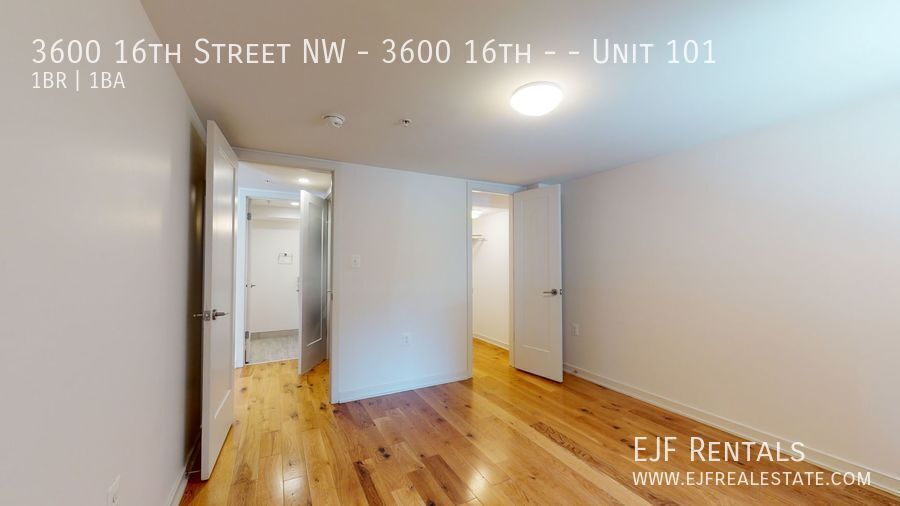 Sleek and Updated One Bedroom/One Bathroom in Mount Pleasant W/Stacked Washer/Dryer, Stainless Steel Appliances, & More! property image