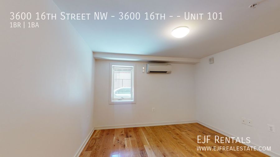 Sleek and Updated One Bedroom/One Bathroom in Mount Pleasant W/Stacked Washer/Dryer, Stainless Steel Appliances, & More! property image