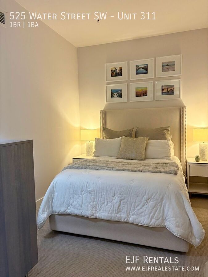 Southwest Water Front One Bedroom W/All Amenities! Fantastic Location property image