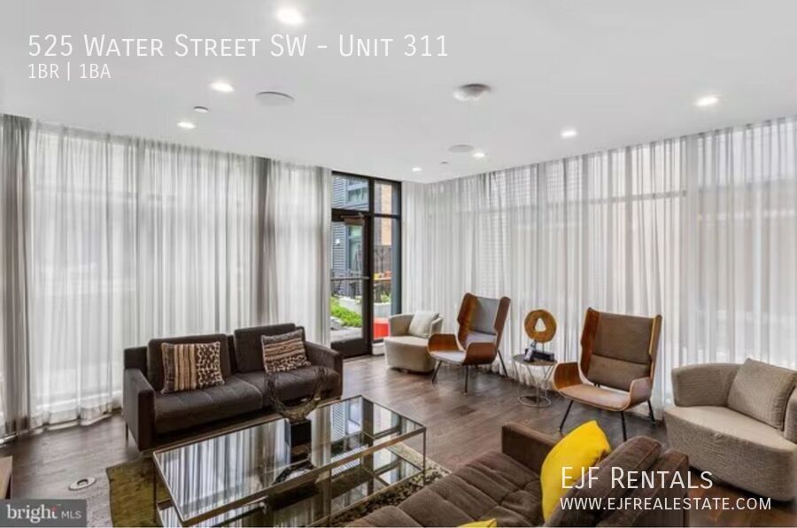 Southwest Water Front One Bedroom W/All Amenities! Fantastic Location property image