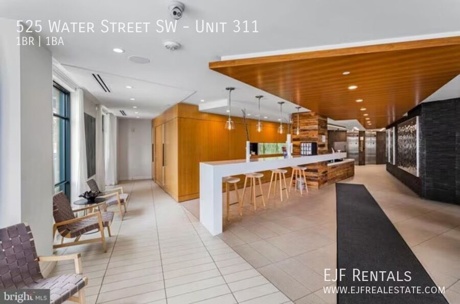 Southwest Water Front One Bedroom W/All Amenities! Fantastic Location property image