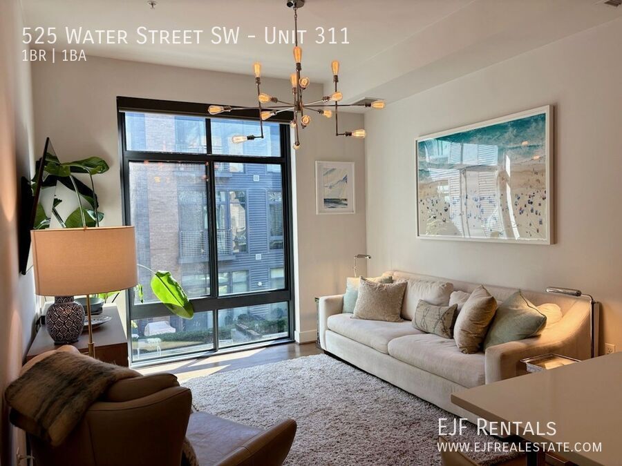 Southwest Water Front One Bedroom W/All Amenities! Fantastic Location property image
