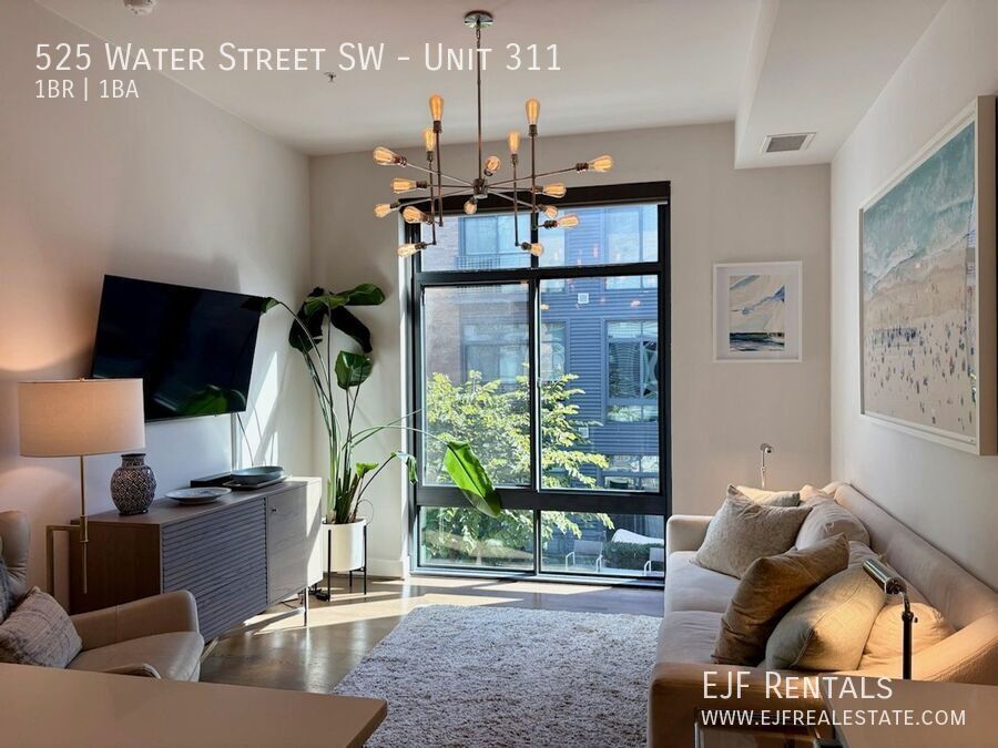 Southwest Water Front One Bedroom W/All Amenities! Fantastic Location property image
