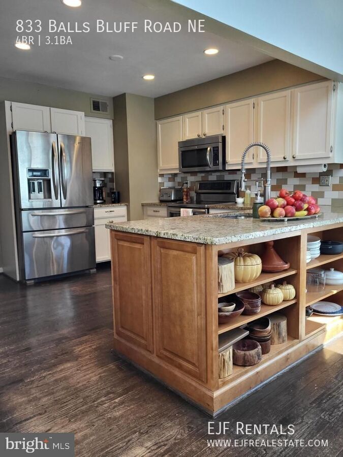 Beautiful 4 Bedroom Home in Potomac Crossing property image