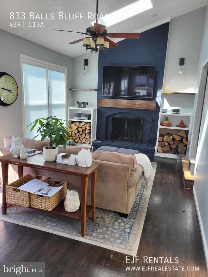 Beautiful 4 Bedroom Home in Potomac Crossing property image