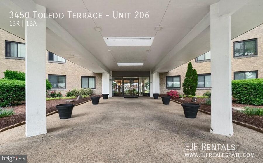 Spacious & Updated One Bedroom W/All Energy Utilties Included, Parking, Laundry on Site, & Much More! property image