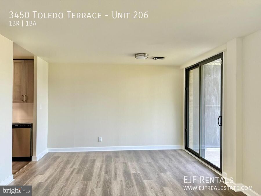 Spacious & Updated One Bedroom W/All Energy Utilties Included, Parking, Laundry on Site, & Much More! property image