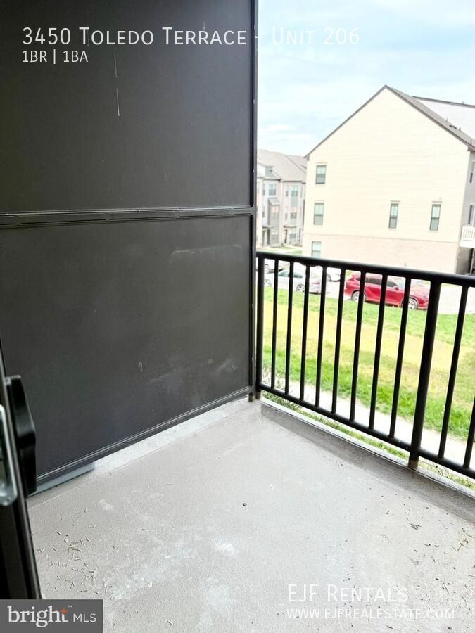 Spacious & Updated One Bedroom W/All Energy Utilties Included, Parking, Laundry on Site, & Much More! property image