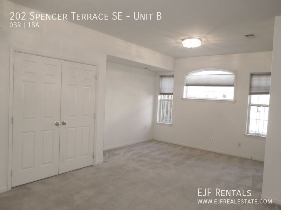 Great find on this Efficiency Apartment property image