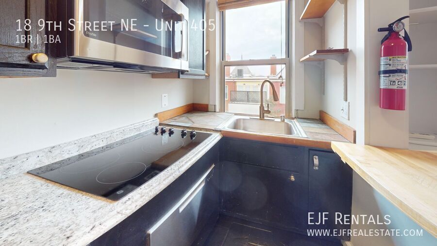 Historic Capitol Hill One Bedroom W/Open Floor Plan & Fireplace property image