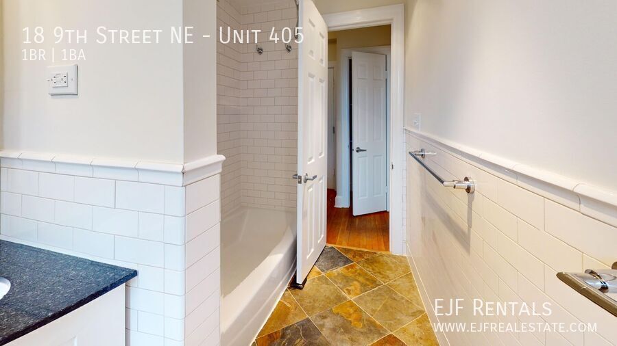 Historic Capitol Hill One Bedroom W/Open Floor Plan & Fireplace property image