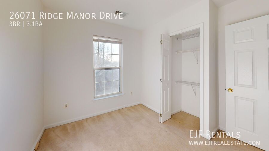 Spacious Family Three Bedroom Townhouse in Damascus! Pets Welcomed & Parking Included! property image