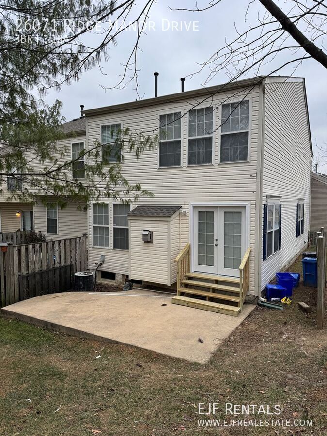 Spacious Family Three Bedroom Townhouse in Damascus! Pets Welcomed & Parking Included! property image