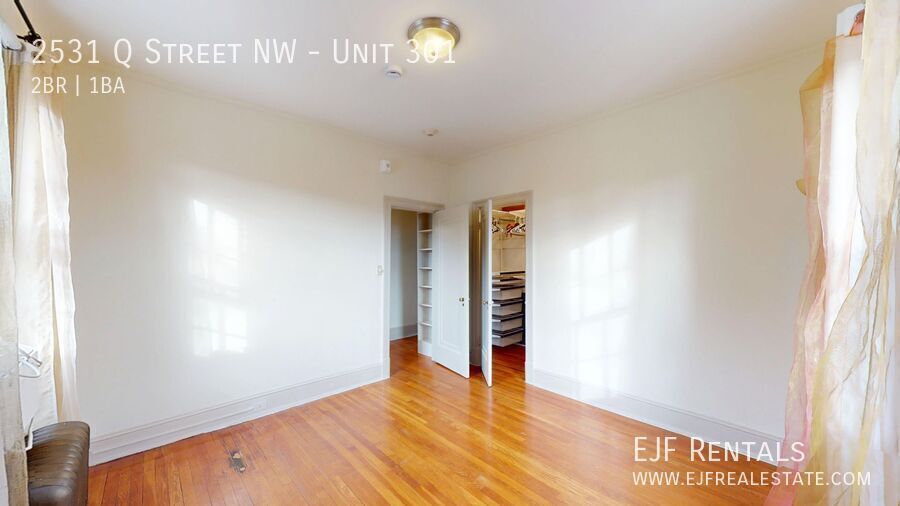 Top Floor Georgetown Two Bedroom in Amazing Location! property image