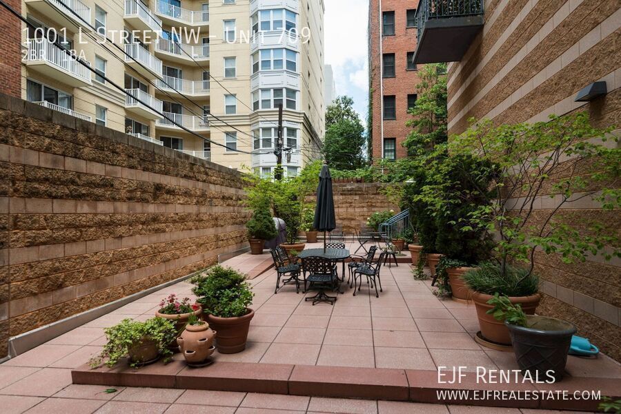 Logan Circle One Bedroom Plus Den W/Front Desk, Secured Entry, Pets Welcome, & More! property image