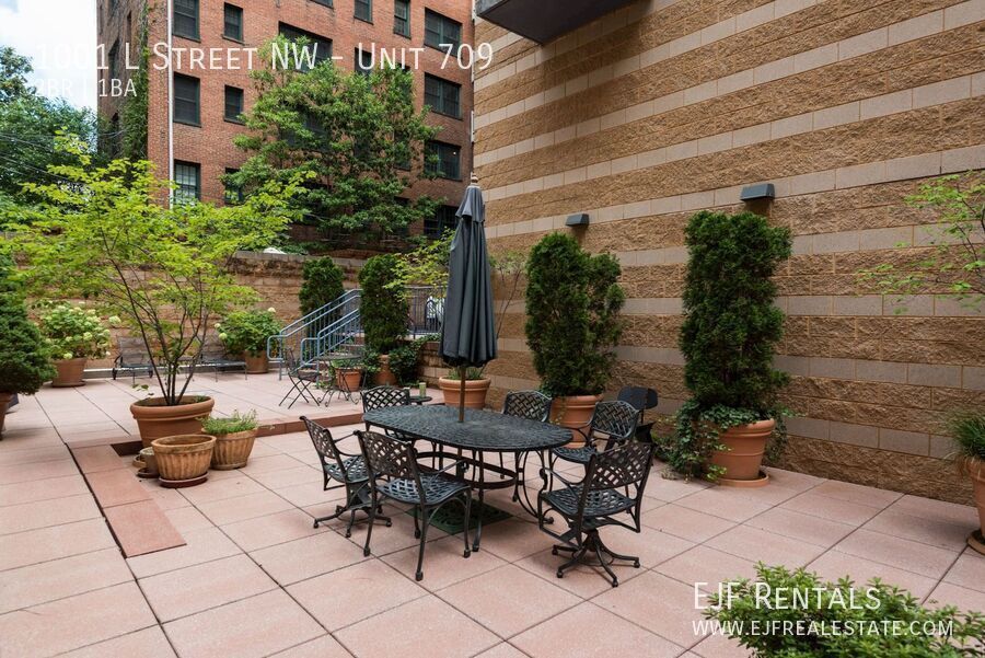 Logan Circle One Bedroom Plus Den W/Front Desk, Secured Entry, Pets Welcome, & More! property image