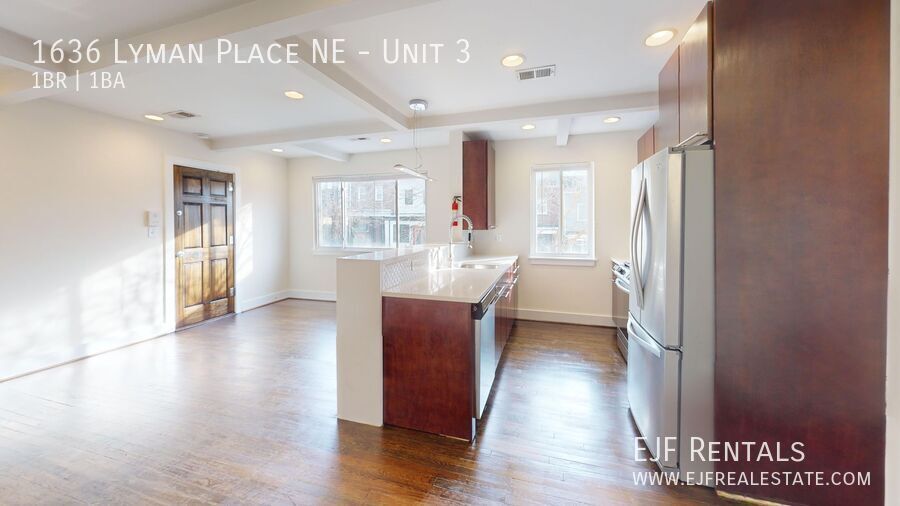 Updated One Bedroom W/Stainless Steel Appliances, Pets Welcomed, & Washer/Dryer In Unit! property image