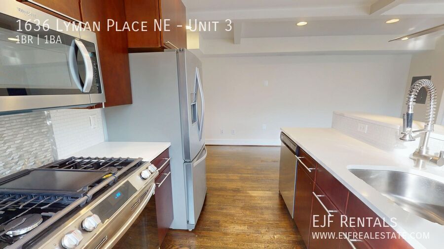 Updated One Bedroom W/Stainless Steel Appliances, Pets Welcomed, & Washer/Dryer In Unit! property image