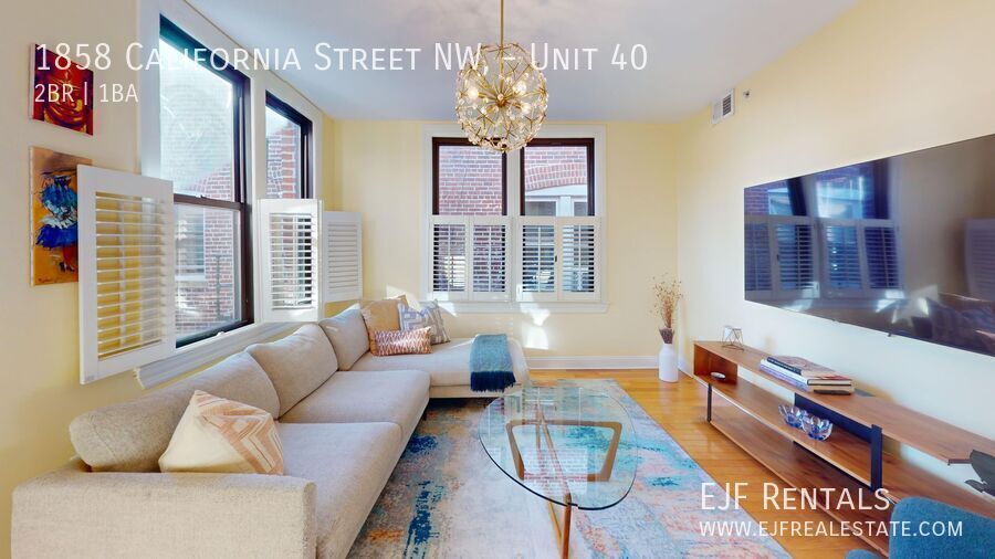 Top Floor Fully Furnished 1,000 Square Foot One Bedroom Plus Den in Kalorama property image