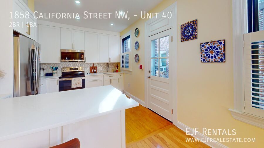 Top Floor Fully Furnished 1,000 Square Foot One Bedroom Plus Den in Kalorama property image