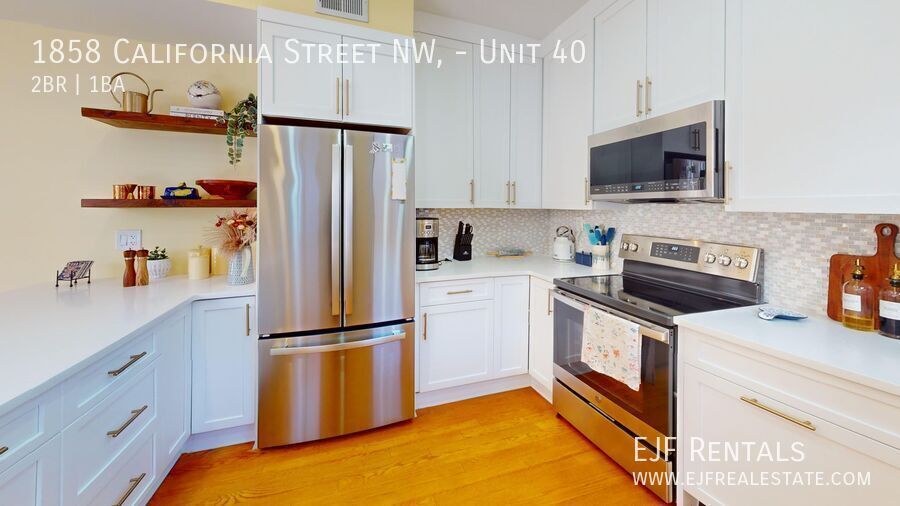 Top Floor Fully Furnished 1,000 Square Foot One Bedroom Plus Den in Kalorama property image