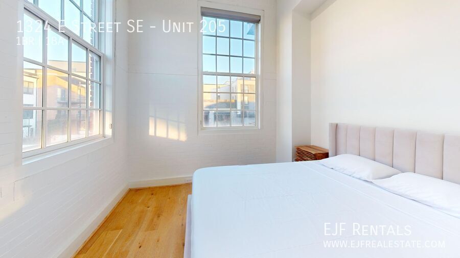 Stunning Fully Furnished Capitol Hill One Bedroom W/Parking Included! property image