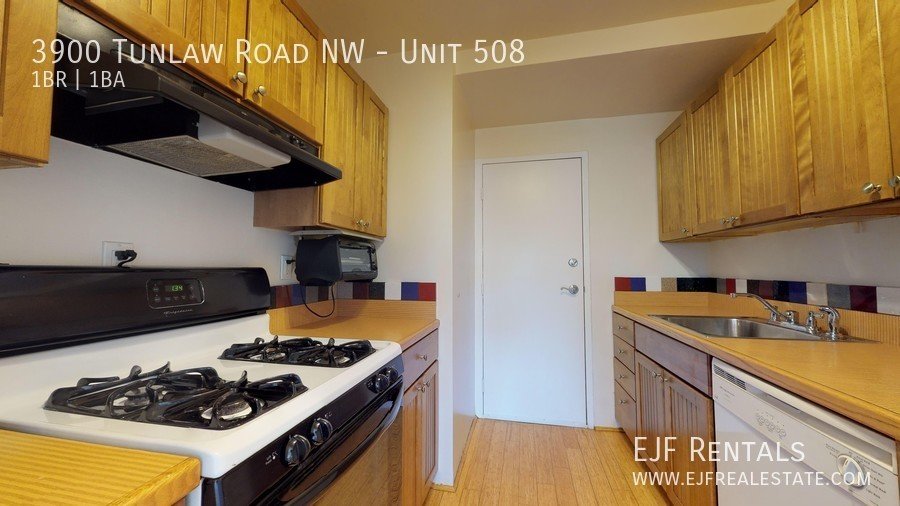 Massive One Bedroom One Bath in Glover Park with All Utilities Included and Parking! property image