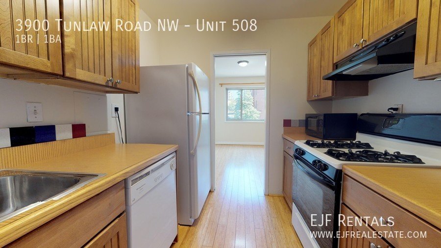 Massive One Bedroom One Bath in Glover Park with All Utilities Included and Parking! property image