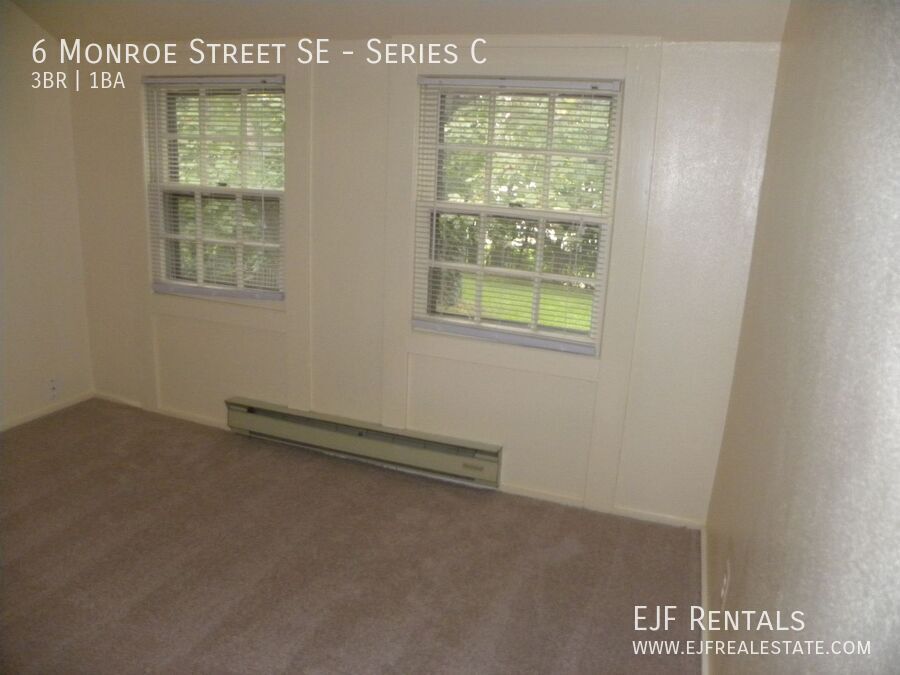 Cute Downtown Duplex by W&OD Trail property image