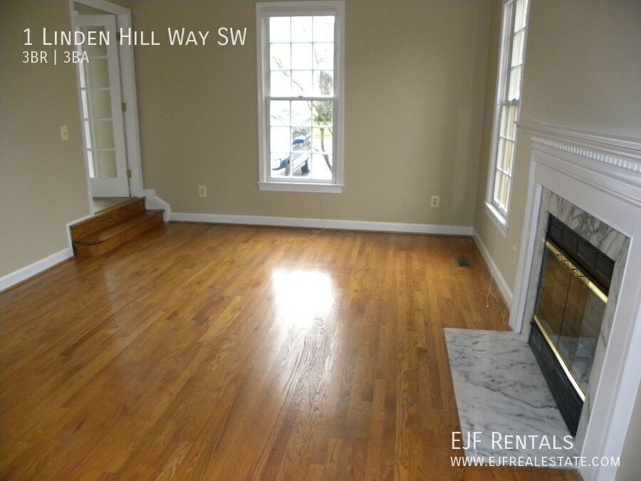 Linden Hill's House with Garage property image