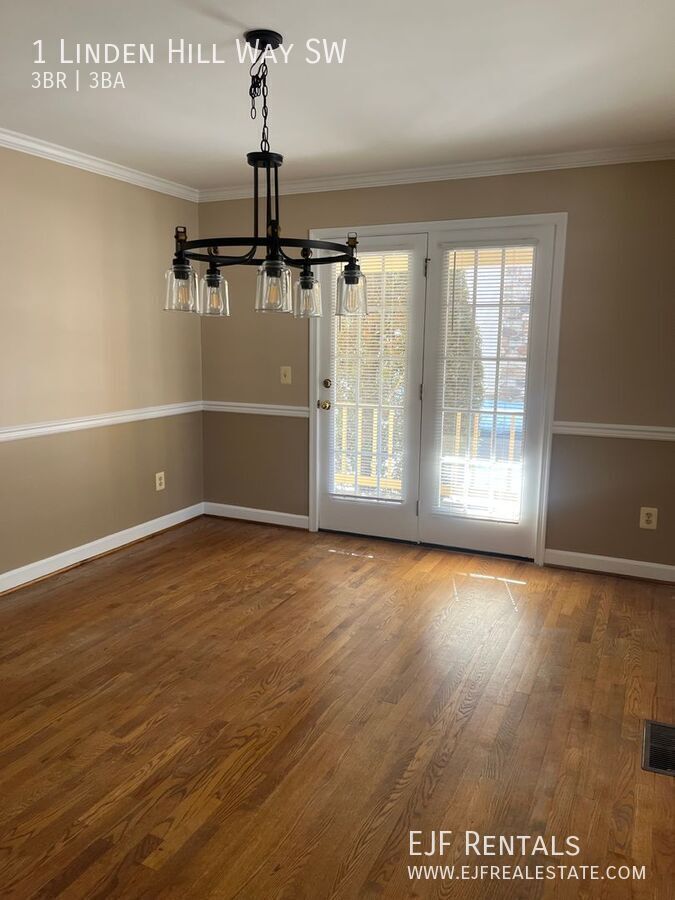 Linden Hill's House with Garage property image